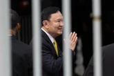 Gia đình chuyển tiền tiêu vặt, gửi thư tay vào tù cho cựu Thủ tướng Thái Lan Thaksin