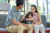 "Thuốc độc" nguy hiểm nhất trong 1 gia đình không phải là thiếu tiền, mà chính là 3 câu nói buột miệng của cha mẹ