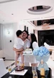 Thành Chung cùng vợ con đón sinh nhật, khung cảnh biệt thự bạc tỷ mới toanh chiếm spotlight