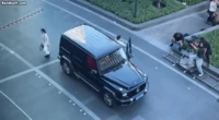Tu 8 kiếp mới gặp được thiếu gia vừa đẹp vừa giàu cỡ này: Lái G63 từ đời vào phim, bảo sao Triệu Lộ Tư quyết lấy bằng được