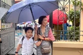 Nhiều trường tại Hà Nội cho học sinh nghỉ sớm vì lo mưa ngập