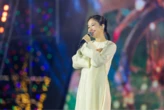Nữ ca sĩ hát mở màn concert Quốc gia đặc biệt: Là Em Xinh duy nhất mang quân hàm Thượng úy, cực đắt show dịp Đại lễ 2/9