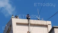Phát hiện thi thể nam giới đang phân huỷ trong bồn nước chung cư