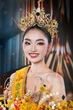 Hoa hậu Việt trước khi đăng quang: Người phục vụ nhà hàng, người làm osin