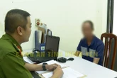 Khởi tố vụ bố bạo hành con đẻ vì ‘mẹ không gửi tiền về’