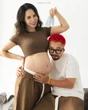 Bộ ảnh “cưng xỉu” của cặp Anh tài Vbiz và vợ kém 13 tuổi, mẹ bầu khoe dáng đỉnh miễn bàn!