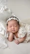 Quỳnh Lương khoe con gái vừa đầy tháng, dân tình nhận xét "sao y bản chính"