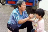 Đừng nhầm lẫn! Nếu thực sự thương cháu, ông bà thường có 3 đặc điểm này, nhà bạn có không?