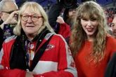 Mẹ chồng Taylor Swift hưởng ứng bình luận về con dâu khiến dân mạng "dậy sóng"