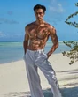 Ông chú U60 là "quái vật phòng gym" với body đẹp như AI, hút 1,5 triệu người theo dõi, từng nổi khắp châu Á