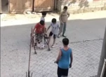 Bố mẹ những đứa trẻ này là ai? Thật muốn tặng hoa họ và nói rằng: "Anh chị dạy con tốt quá!'