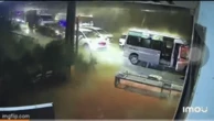 Tiếng động chát chúa, đất đá ầm ầm sạt lở vùi ô tô ở đèo Ô Quy Hồ, người dân và du khách hoảng loạn tháo chạy