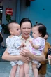 Đỗ Phương Oanh chia sẻ khoảnh khắc ngày đầu đi học của cặp song sinh: "Khi đi hoành tráng, khi về mắt sưng"
