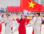 Nguyễn Thu Hằng xúc động khi được hát giữa Quảng trường Ba Đình: "Tôi mãi mãi không quên"
