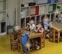 Đi đón con tan học, mẹ tình cờ nghe thấy lời "nói xấu" của giáo viên: Ban đầu bức xúc nhưng về sau lại phải cảm ơn!