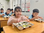 Dạy học 2 buổi/ngày: Phụ huynh "khổ vì đón con", trường loay hoay tìm giải pháp