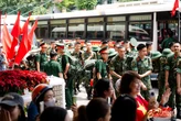 Cảnh tượng đặc biệt tại ga Hà Nội sáng 3/9: Người dân bịn rịn chia tay cán bộ, chiến sĩ miền Nam sau khi hoàn thành nhiệm vụ A80