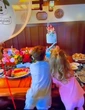 Hé lộ bức ảnh mới nhất của Công chúa Lilibet gây sốt mạng xã hội, chuyện gì đã xảy ra?