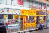 Bánh trung thu "đổ bộ" khắp phố, tưởng không ế mà... ế không tưởng