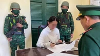 CLIP: Chặn bắt xe Mercedes của nữ chủ tiệm spa nổi tiếng, thu giữ nhiều ma tuý