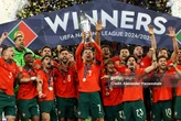 Ronaldo khóc nức nở khi vô địch ở tuổi 40: Huyền thoại vừa viết xong chương sử vĩ đại nhất đời mình!