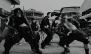 “Bàn tay hư” của idol giàu nhất nhóm BTS