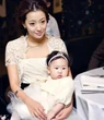 Con gái diễn viên nổi tiếng bị chê "mẹ tiên đẻ con cú", ngoại hình sau 16 năm khiến những người soi mói năm xưa quá xấu hổ