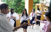 Thi tuyển sinh lớp 10: Một giám thị gặp sự cố, phải đi cấp cứu