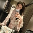 Lưu Diệc Phi bất ngờ tung bức ảnh khiến cả xứ tỷ dân mất ngủ