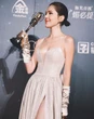 Nữ phụ đẹp nhất màn ảnh khiến paparazzi “bay màu” chỉ trong một giây