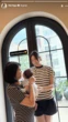 Biết MC Mai Ngọc xinh đẹp rồi, nhưng không ngờ mẹ ruột cũng sở hữu nhan sắc “không phải dạng vừa”