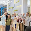 Shark Bình đăng ảnh cả gia đình, nhìn là thấy rõ thái độ của bố mẹ chồng với Phương Oanh