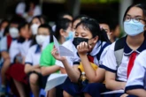 Từng vui mừng khi con đỗ lớp 6 CLC, chỉ sau 1 học kì, ông bố Hà Nội hoang mang: Liệu có đáng để đánh đổi không?