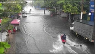 Ngay lúc này: Nhiều khu vực ở TP.HCM đang ngập sâu vì mưa lớn