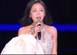 Xúc động bản nhạc phim huyền thoại Những Bàn Chân Lặng Lẽ được diễn live trên sân khấu lớn sau hơn 20 năm