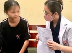Bà mẹ đưa con gái đi khám bệnh bị lừa sạch tiền khi đang chờ đến lượt