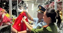 Công an khởi tố chủ kho hàng kinh doanh Hà Nội, phát hiện hơn 35.000 hàng giả, trị giá hơn 6 tỷ đồng