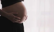Sinh con tại bệnh viện, sản phụ bị y tá bôi nhầm axit lên bụng