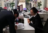 Người phụ nữ suýt mất hơn 14,5 tỷ đồng vì soi gương: Cảnh sát cảnh báo thủ đoạn lừa đảo tinh vi từ 1 cuộc điện thoại