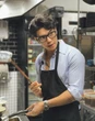 Hai "ông chồng quốc dân" của showbiz Việt: Trường Giang và Huy Trần chăm chỉ vào bếp, chăm cho vợ từng bữa ăn