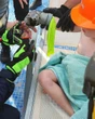 Bé trai 4 tuổi suýt mất cánh tay vì bị hút vào hệ thống lọc nước hồ bơi