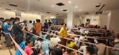 Thức trắng đêm xếp hàng, đánh nhau để giành suất nộp hồ sơ mua nhà ở xã hội