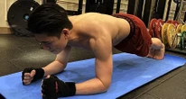 Thiếu gia nhà bầu Hiển khoe body vạm vỡ, vừa làm chủ tịch, vừa làm bố đơn thân mà visual vẫn đỉnh cỡ này