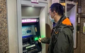 Tịch thu 16 tỷ đồng trong 17 thẻ ngân hàng của 1 người đàn ông thất nghiệp