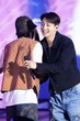 Tình hình căng thẳng của em út BTS: Đối diện bão chỉ trích, quan hệ với 1 người bị xuyên tạc