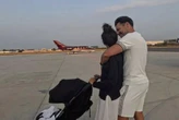 Các ngôi sao xin lỗi vì đăng ảnh máy bay thời điểm "nhạy cảm"