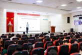 Chạm thực tiễn - Bắt nhịp xu hướng: Sinh viên Tài chính - Ngân hàng HUTECH sẵn sàng vào nghề