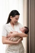 Mai Ngọc sau 2 tháng làm mẹ: Mặc đồ ngủ để mặt mộc bế con, cơ thể vẫn còn vết sẹo dài