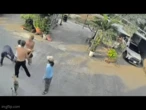 Thanh niên nghênh ngang vào "khoắng đồ" như nhà vắng chủ và pha hợp sức bắt trộm của hàng xóm khiến nhiều người gật gù