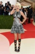 Dàn sao tề tựu tại Met Gala 2024: Taylor Swift sánh đôi bạn trai, Lisa có màn ra mắt "Oscar thời trang"?